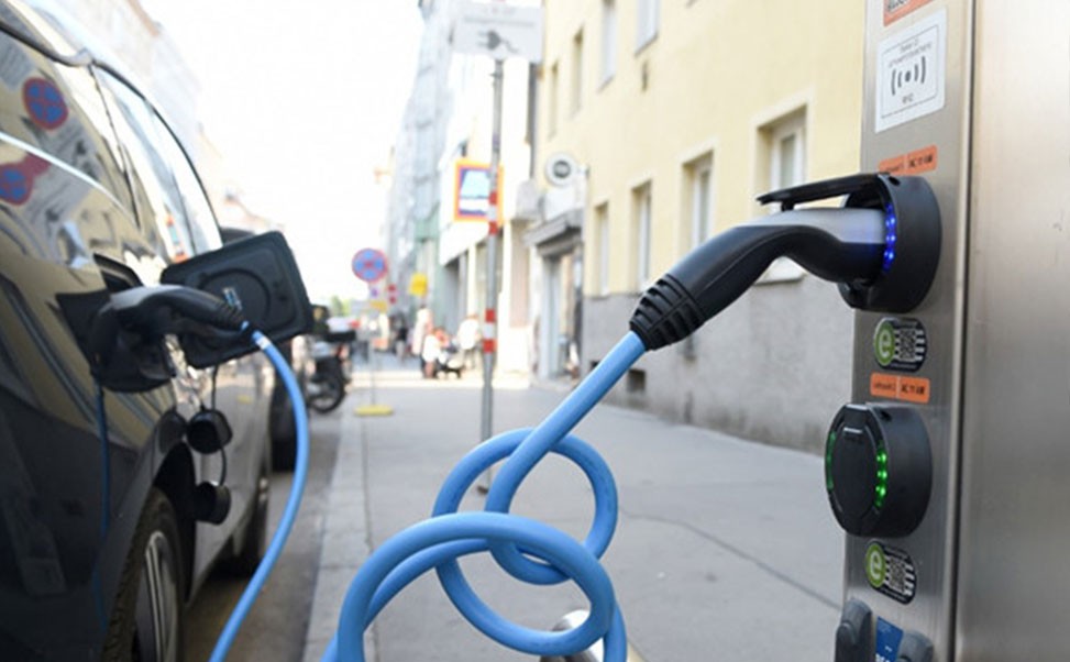 電動(dòng)車充電樁的技術(shù)創(chuàng)新與行業(yè)應(yīng)用